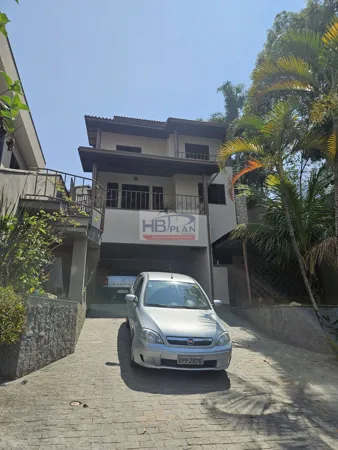 Casa de 4 dormitórios em Parque Nova Jandira, Jandira