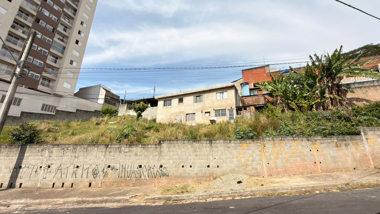 Terreno de 300m² — Parque Nova Jandira, Jandira