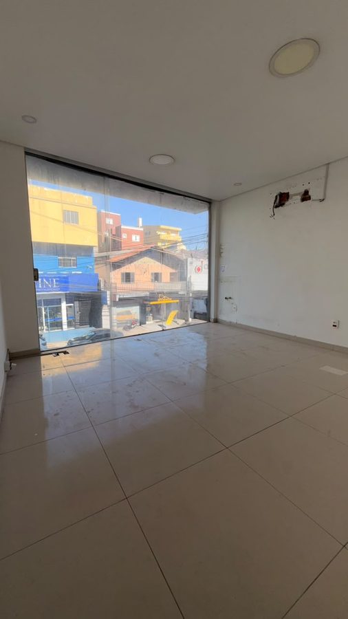 Sala comercial de 228m² — Centro, Jandira (foto 6 de 11)